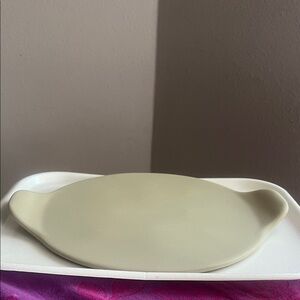 Pampered Chef Medium Round Stone w Handles 13” NEW!